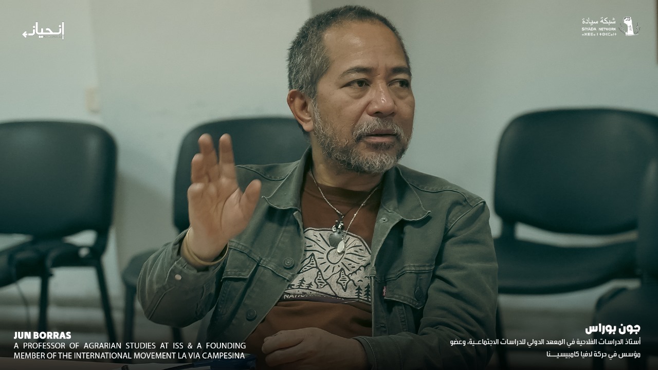 حوار مع جون بوراس